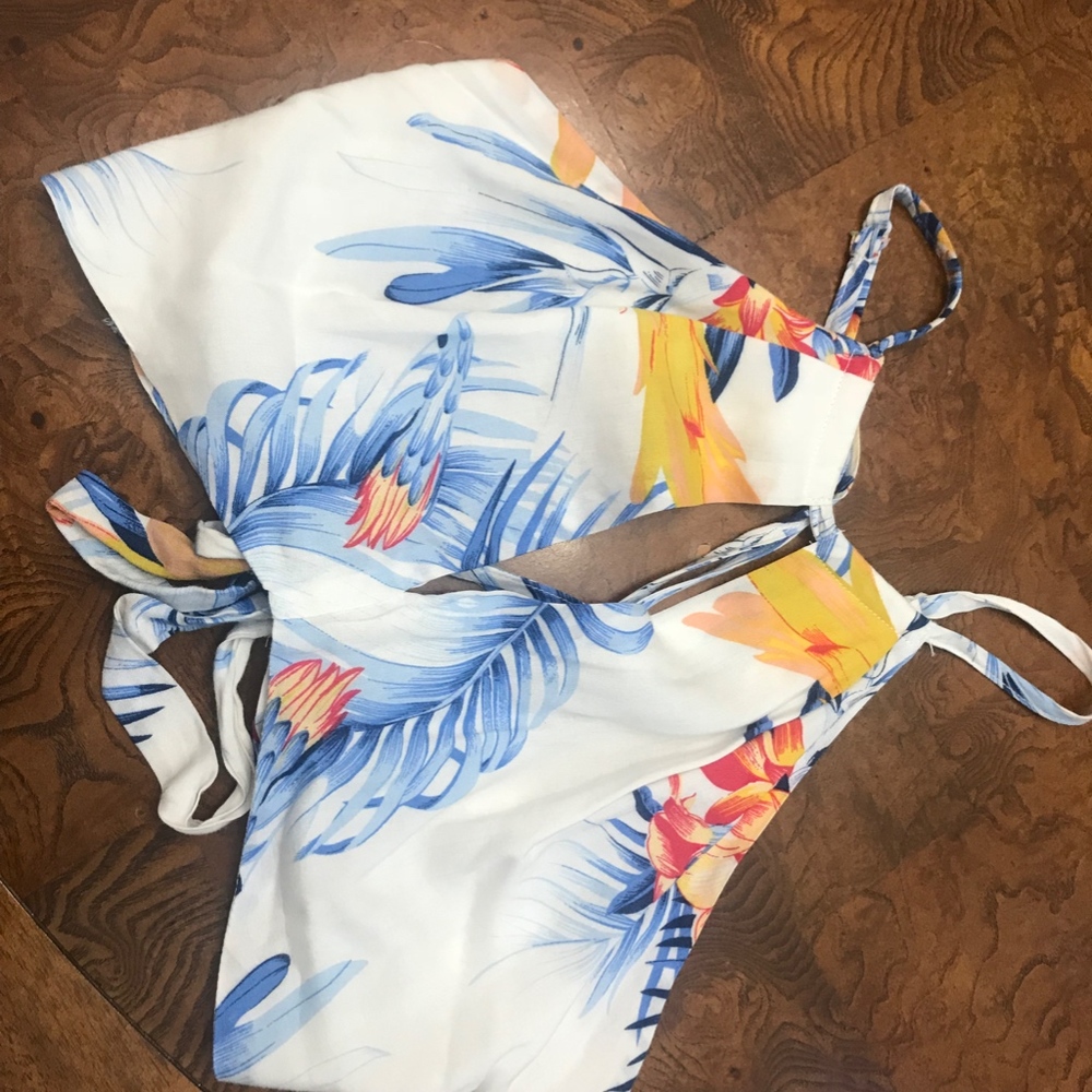Floral Two Piece Set - Picture 3 of 4